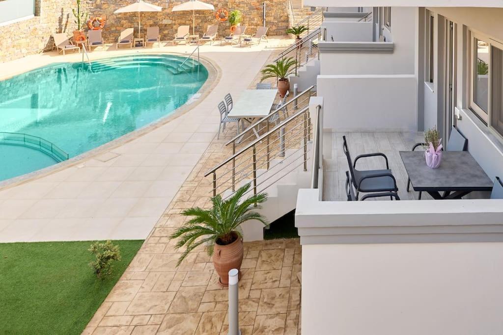 Superior Family Apartment W/Pool Dining Area Stavromenos Luaran gambar