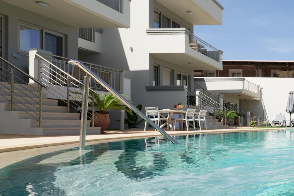 Superior Family Apartment W/Pool Dining Area Stavromenos Luaran gambar