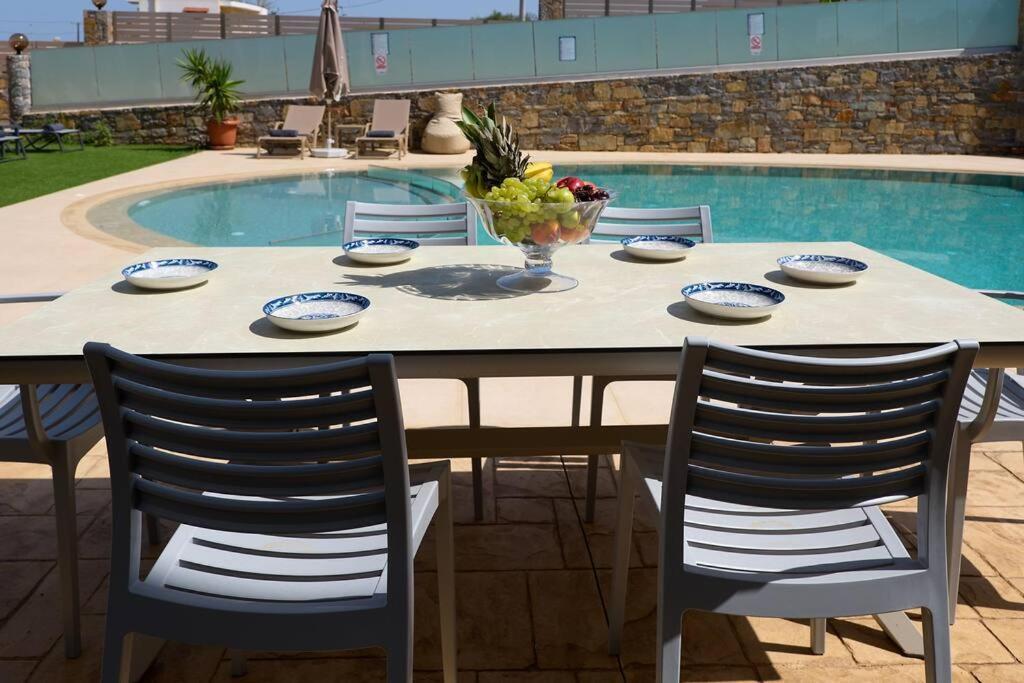 Superior Family Apartment W/Pool Dining Area Stavromenos Luaran gambar